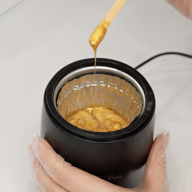 Variedad de productos desechables para salones de belleza en Vigo